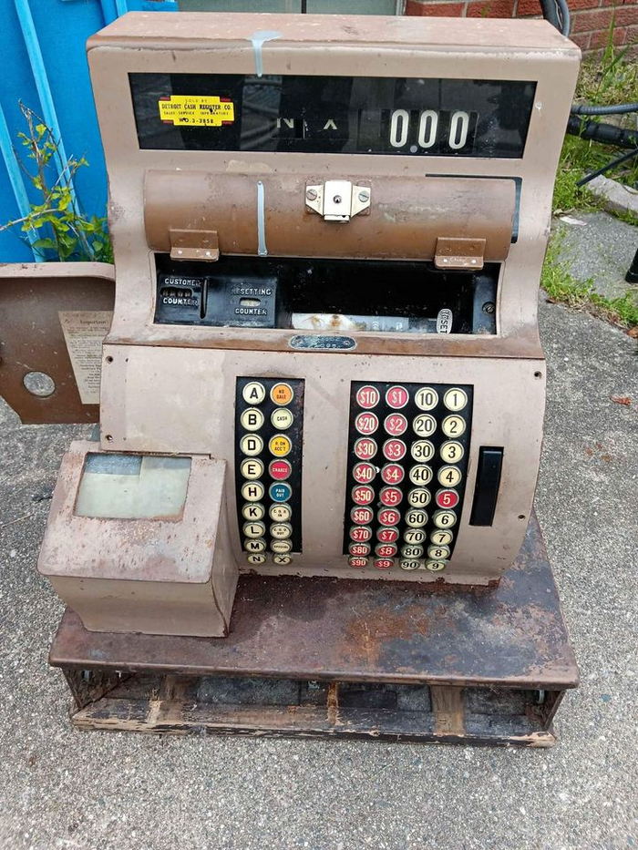 Bella Motel - Old Cash Register For Sale On Facebook Marketplace - From Michael Mcguire (newer photo)